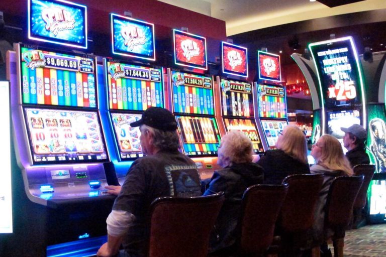 In Online Slots Play, Is It Better to Bet More or Less?